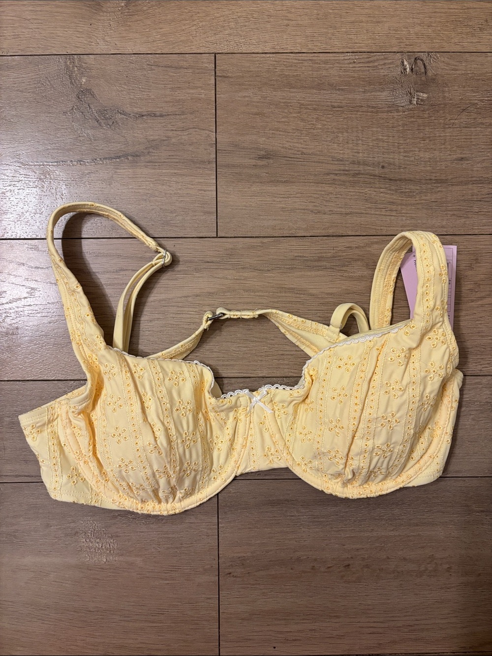 Bundle 3/$15 Wild Fable Soft Yellow Eyelet Underwire Bra Adjustable Straps L